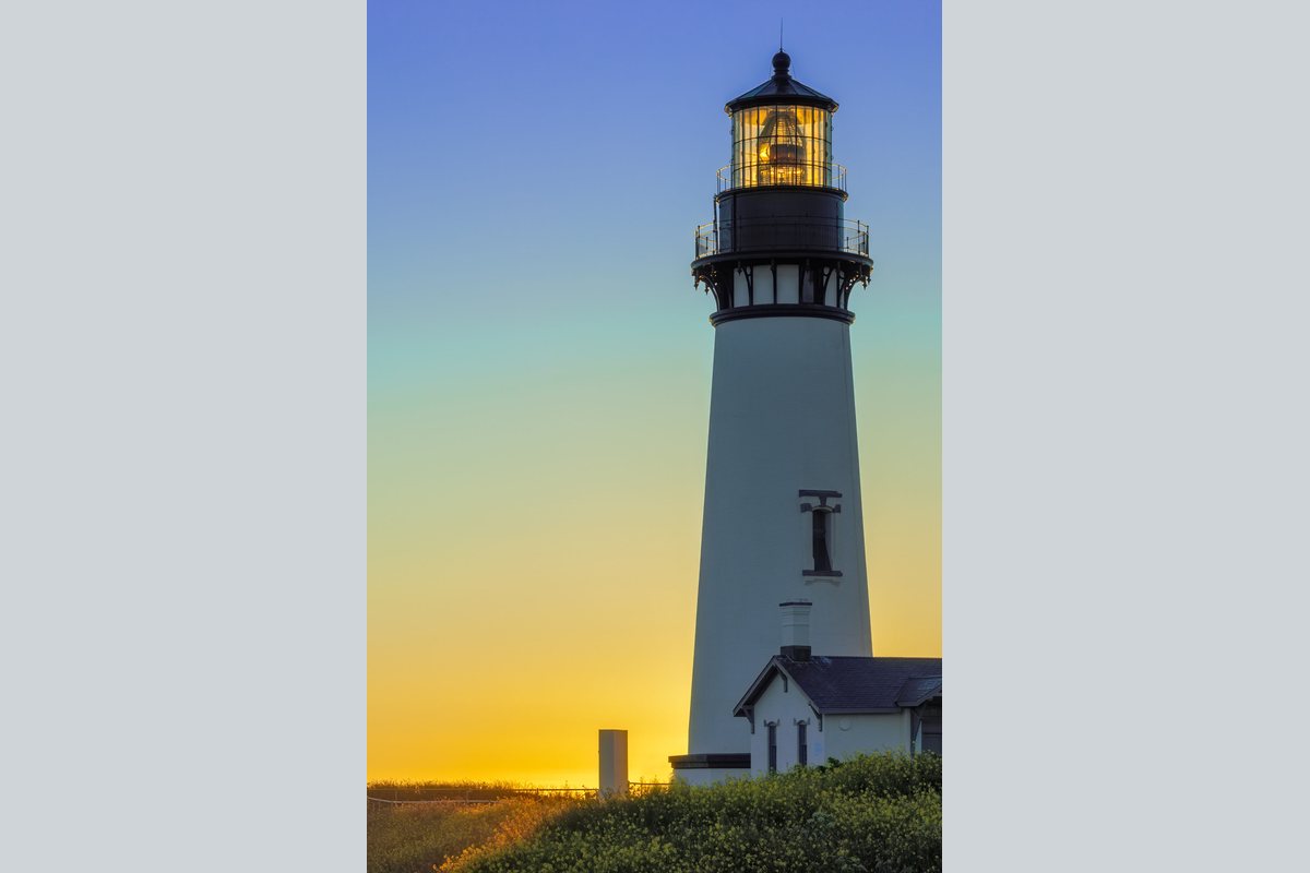 The original narrow photo, centered on empty canvas waiting to be filled.